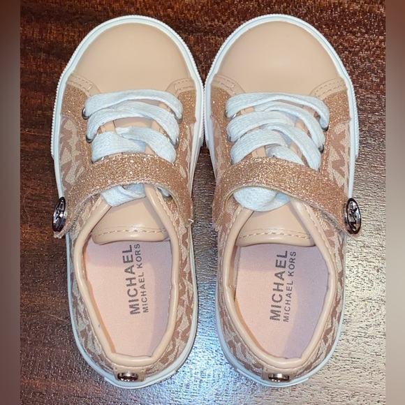 Michael Kors girls shoes - Picture 5 of 6